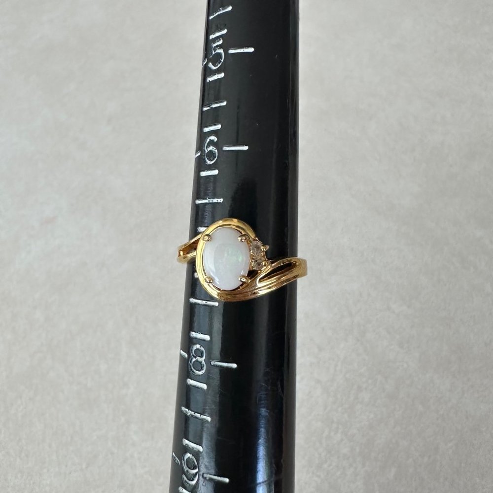 Vintage | Taiwan signed yellow gold plated oval white opal ring size 7